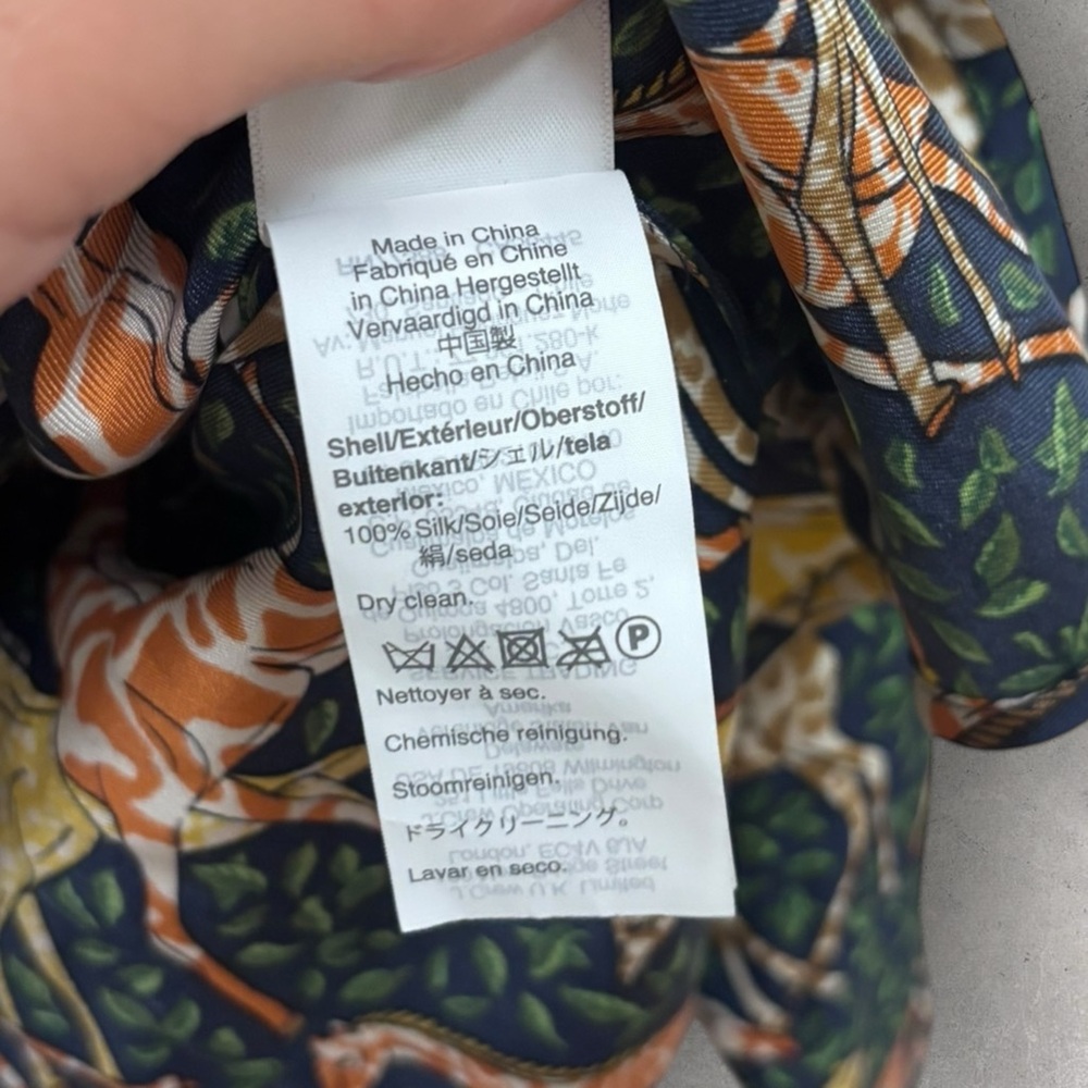 J. Crew 100% silk giraffe print blouse - Picture 3 of 6